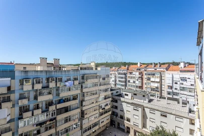 Apartamento T2 para Arrendamento em São Domingos de Benfica