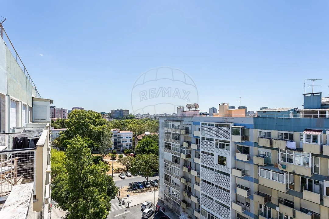 Apartamento T2 para Arrendamento em São Domingos de Benfica Foto 4