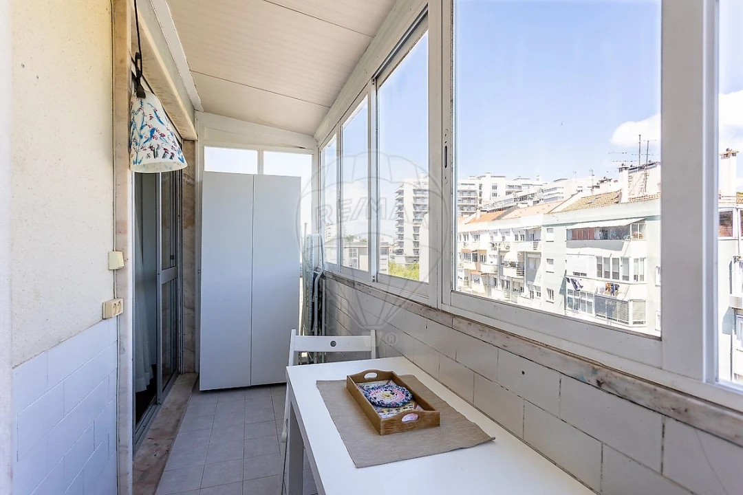 Apartamento T2 para Arrendamento em São Domingos de Benfica Foto 14