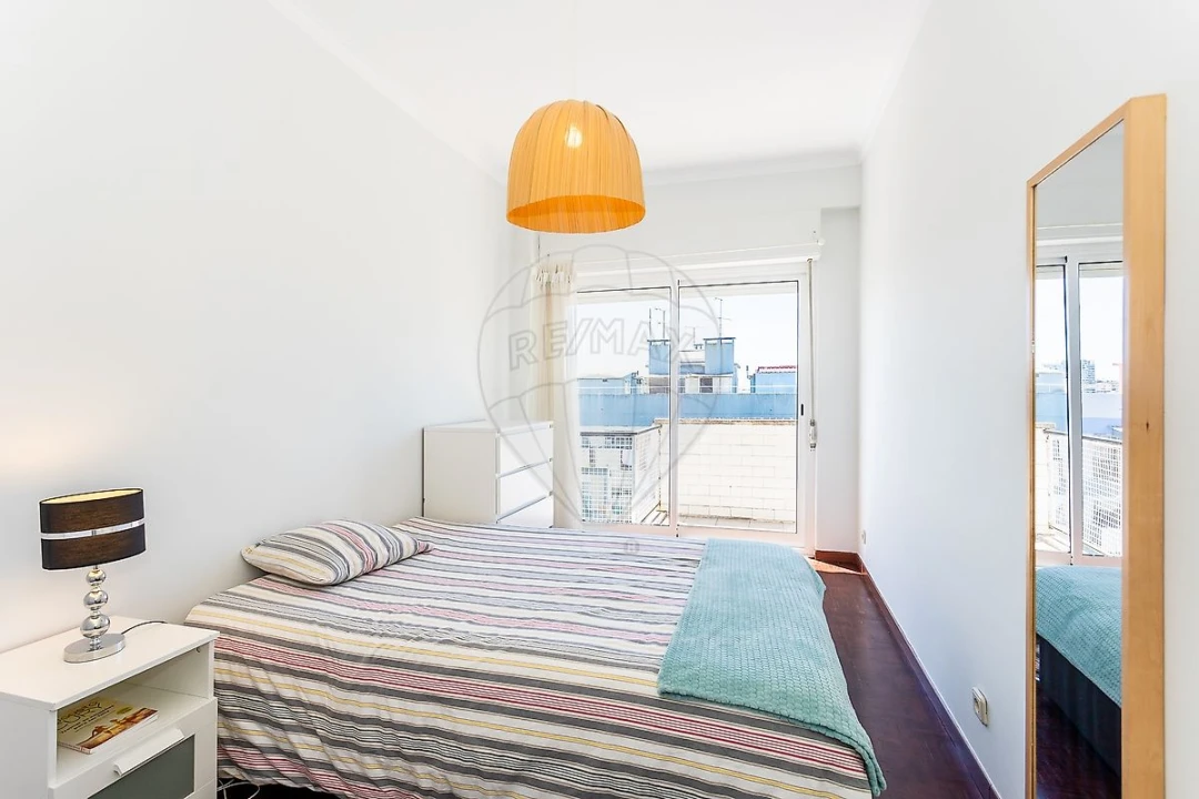 Apartamento T2 para Arrendamento em São Domingos de Benfica Foto 6