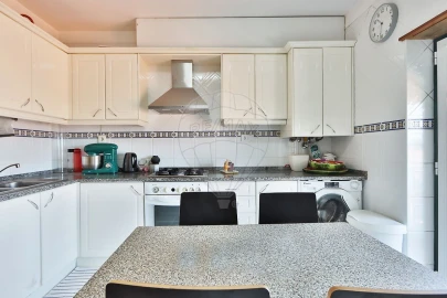 Apartamento T2 para Venda em Venda do Pinheiro e Santo Estêvão das Galés