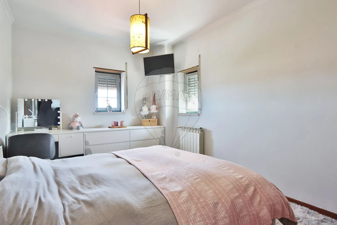 Apartamento T2 para Venda em Venda do Pinheiro e Santo Estêvão das Galés Foto 12