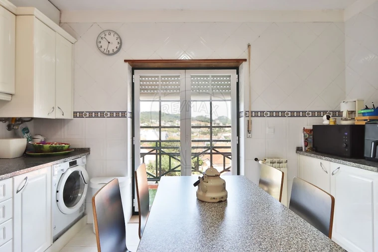 Apartamento T2 para Venda em Venda do Pinheiro e Santo Estêvão das Galés Foto 7