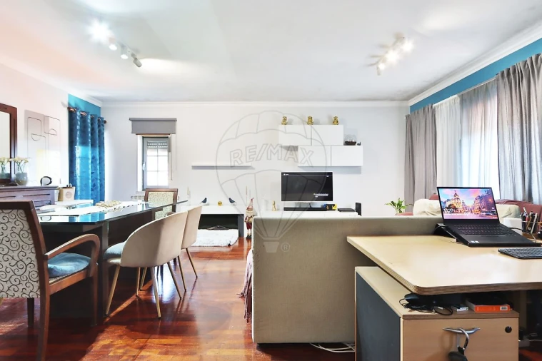 Apartamento T2 para Venda em Venda do Pinheiro e Santo Estêvão das Galés Foto 3
