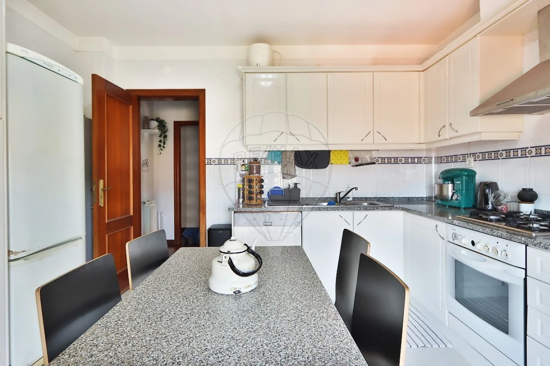 Apartamento T2 para Venda em Venda do Pinheiro e Santo Estêvão das Galés Foto 6