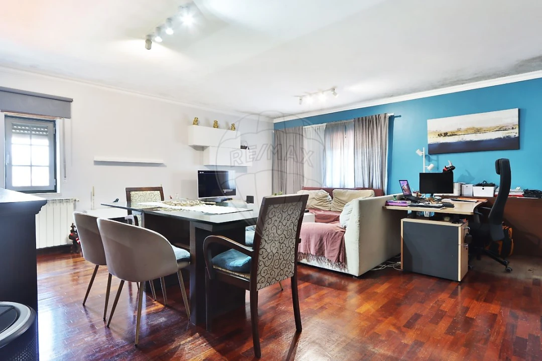 Apartamento T2 para Venda em Venda do Pinheiro e Santo Estêvão das Galés Foto 1