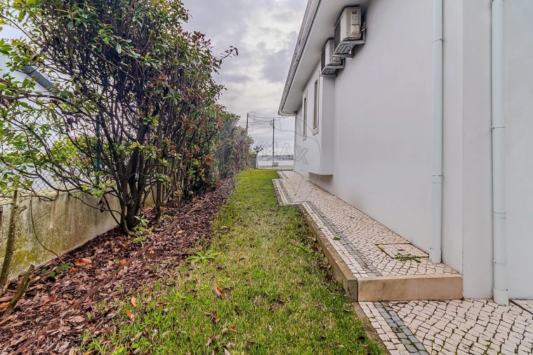 Moradia T3 para Venda em Lourosa Foto 35