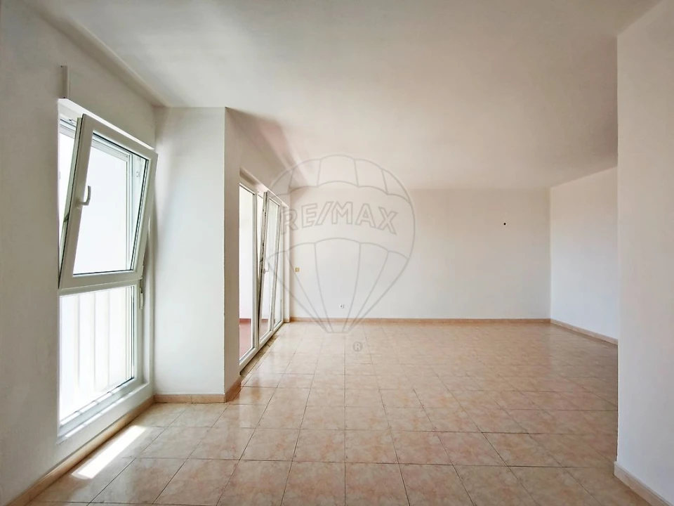 Apartamento T3 para Venda em Quarteira Foto 9