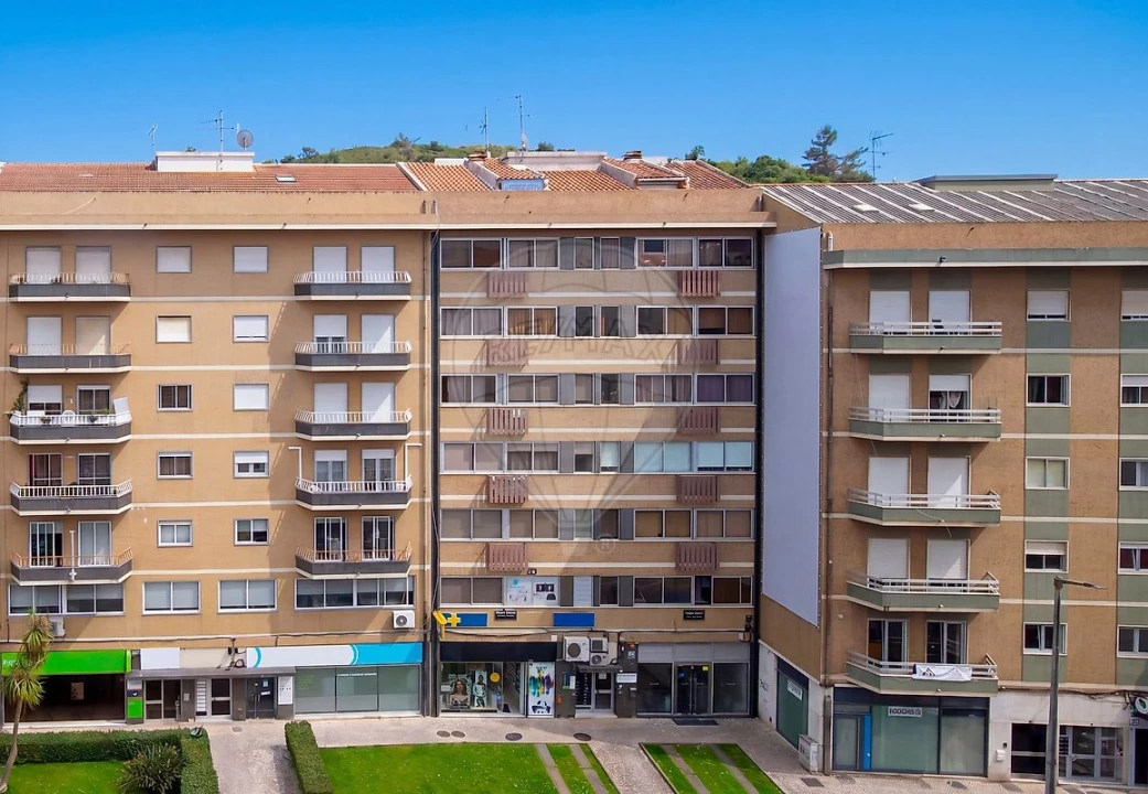 Apartamento T1 para Venda em Santa Maria, São Pedro e Matacães Foto 5