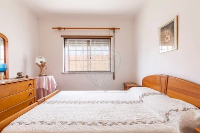 Apartamento T3 para Venda em A dos Cunhados e Maceira