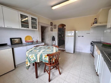 Moradia T3 para Venda em Carvoeira e Carmões