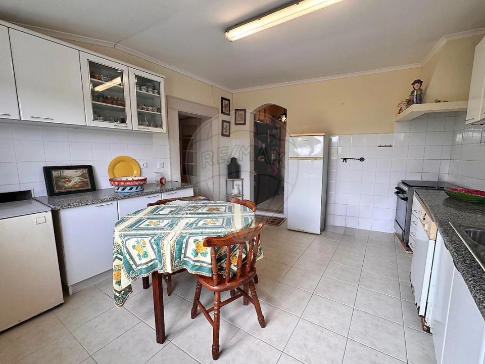 Moradia T3 para Venda em Carvoeira e Carmões Foto 3