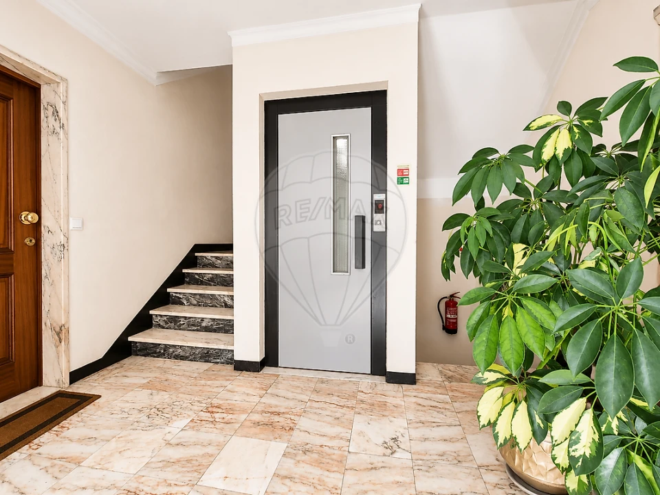 Apartamento T3 para Venda em Vialonga Foto 1