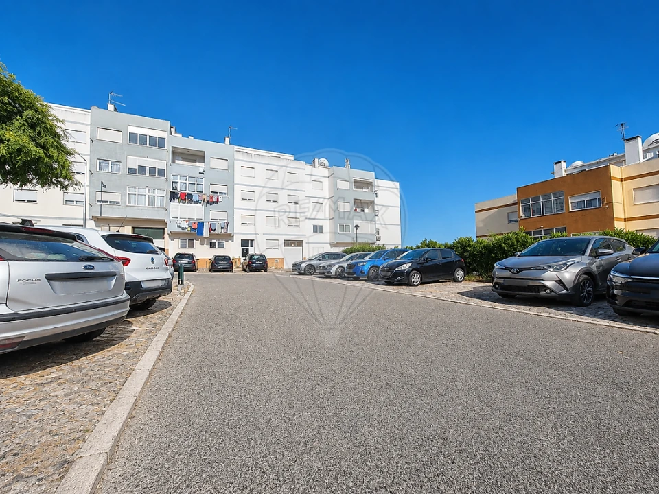 Apartamento T3 para Venda em Vialonga Foto 3