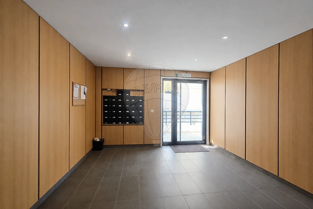 Apartamento T1 para Venda em Vila Franca de Xira Foto 17