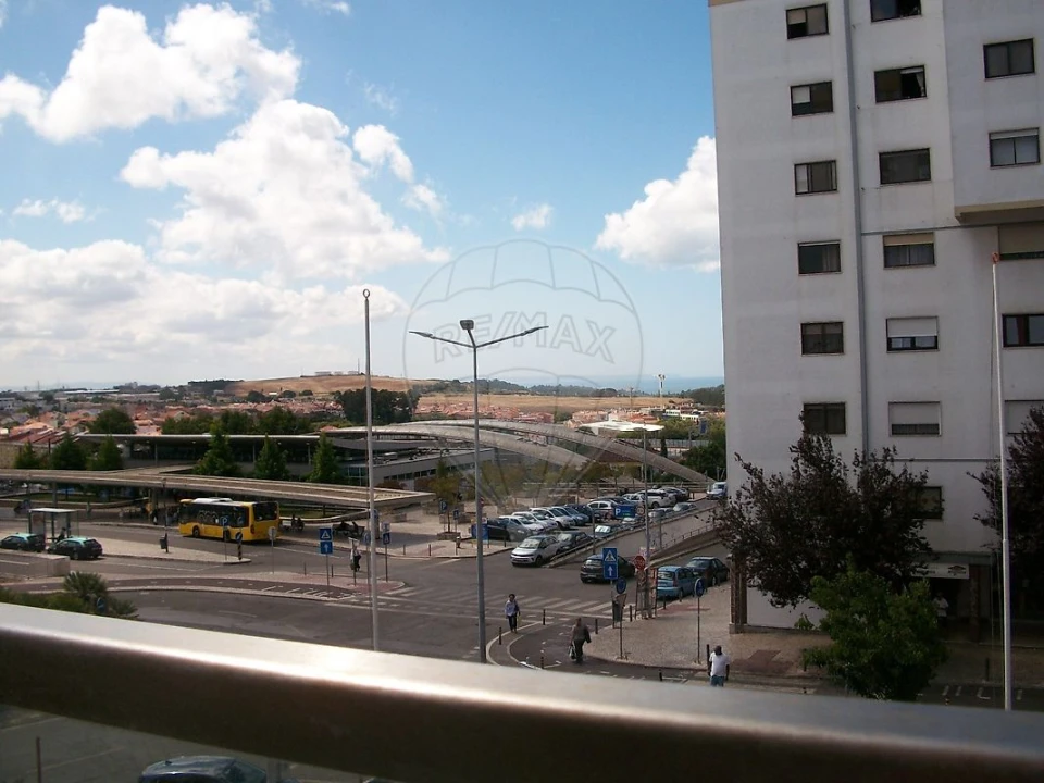 Loja para Arrendamento em Massamá e Monte Abraão Foto 8