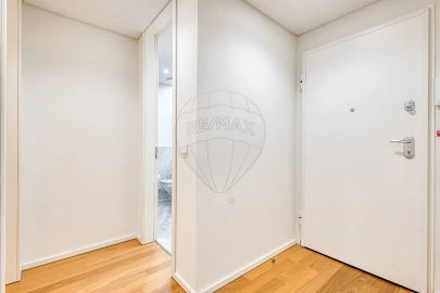 Apartamento T1 para Arrendamento em Santa Marinha e São Pedro da Afurada