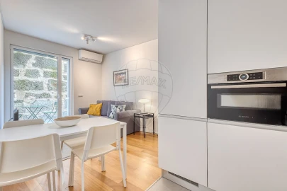 Apartamento T1 para Arrendamento em Santa Marinha e São Pedro da Afurada