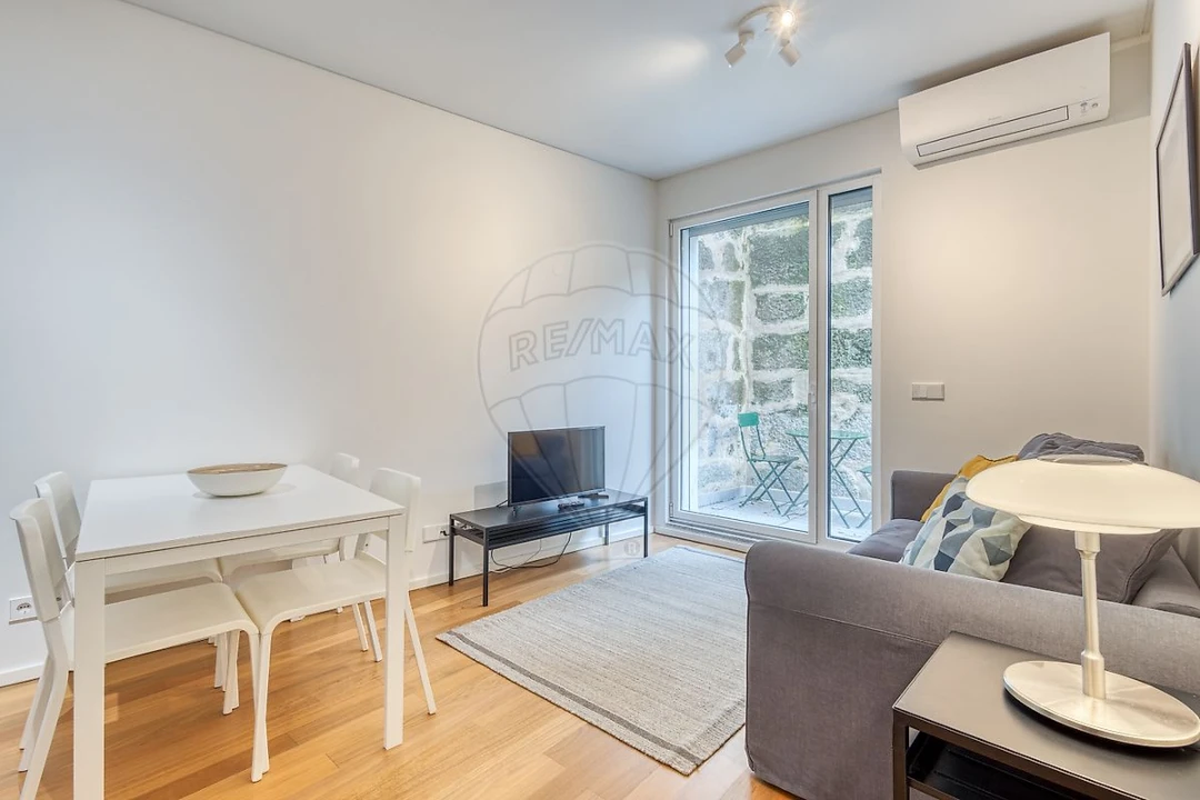 Apartamento T1 para Arrendamento em Santa Marinha e São Pedro da Afurada Foto 9