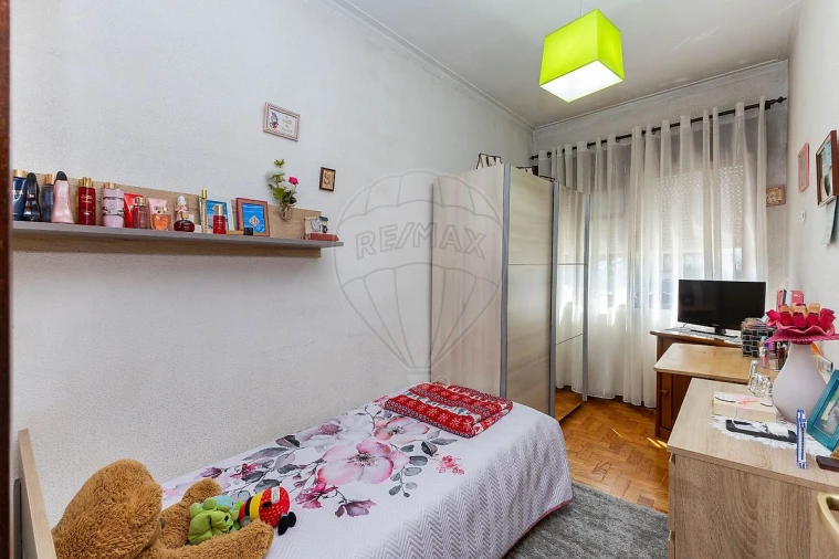 Apartamento T2 para Venda em Paranhos Foto 8