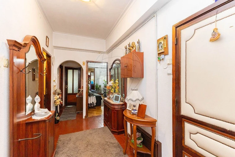Apartamento T2 para Venda em Paranhos Foto 12