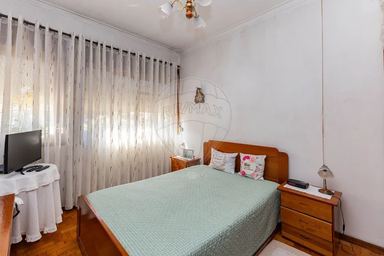 Apartamento T2 para Venda em Paranhos Foto 7