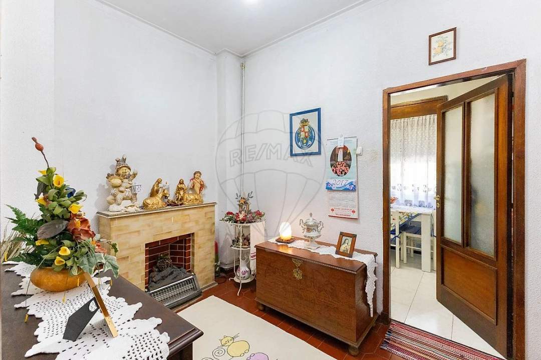 Apartamento T2 para Venda em Paranhos Foto 5