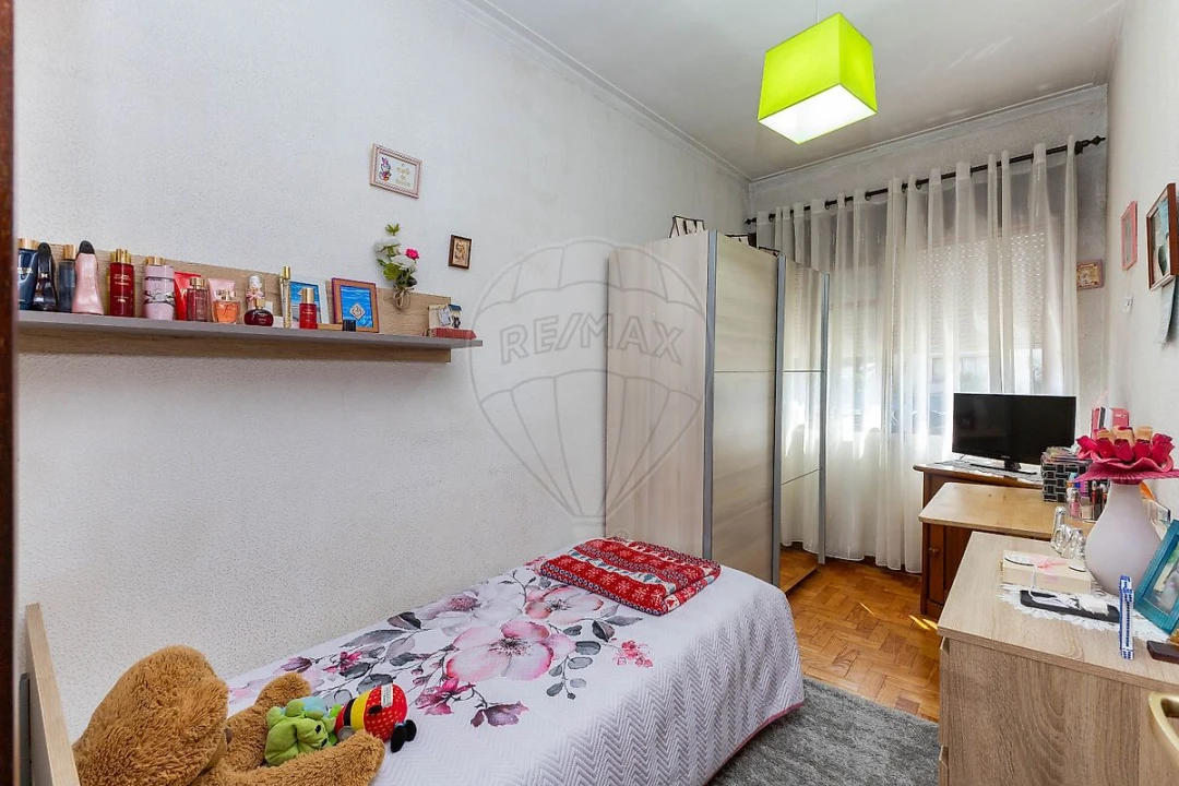 Apartamento T2 para Venda em Paranhos Foto 8