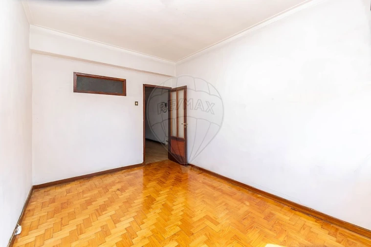 Apartamento T2 para Venda em Paranhos Foto 16