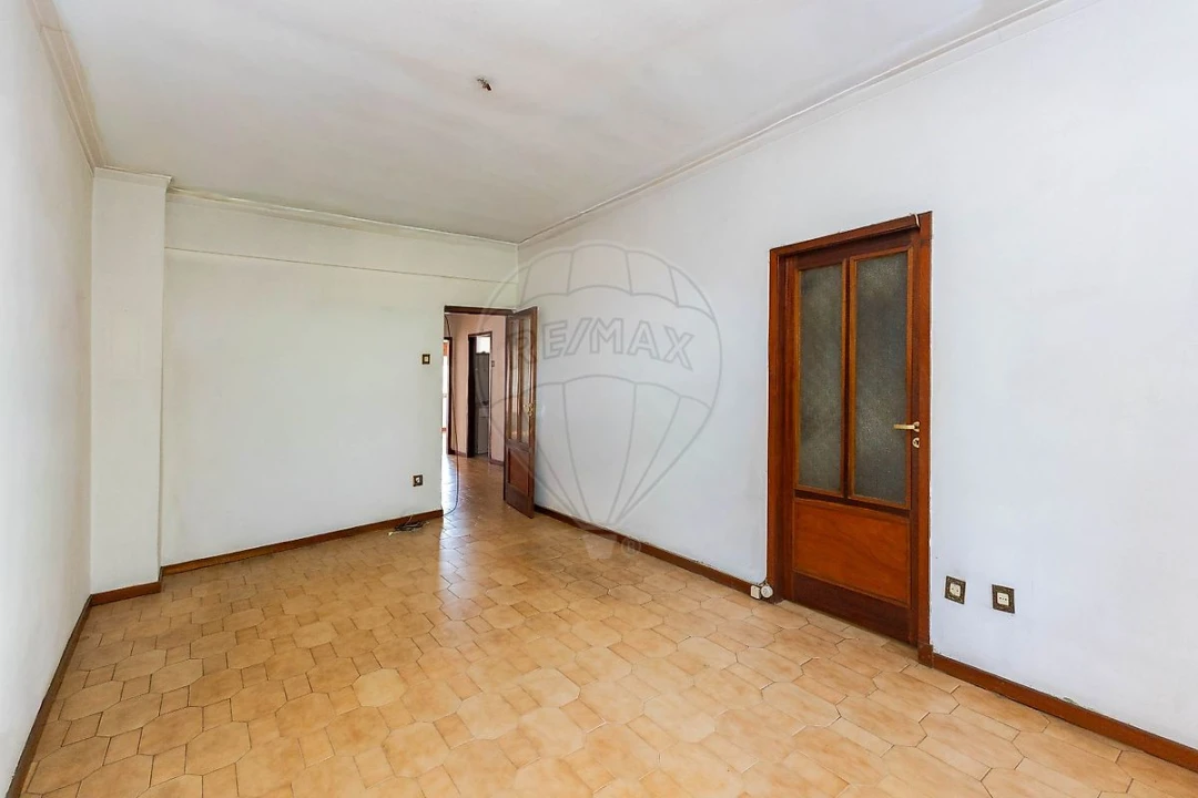 Apartamento T2 para Venda em Paranhos Foto 7