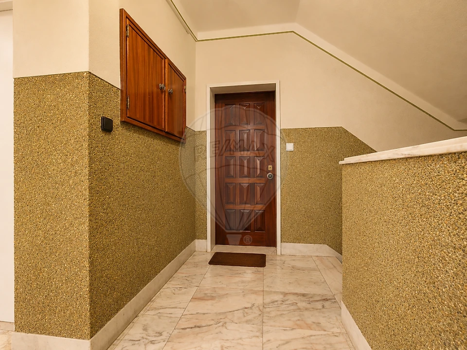 Apartamento T2 para Venda em Póvoa de Santa Iria e Forte da Casa Foto 3