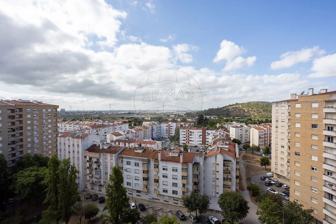 Apartamento T2 para Venda em Carregado e Cadafais Foto 27