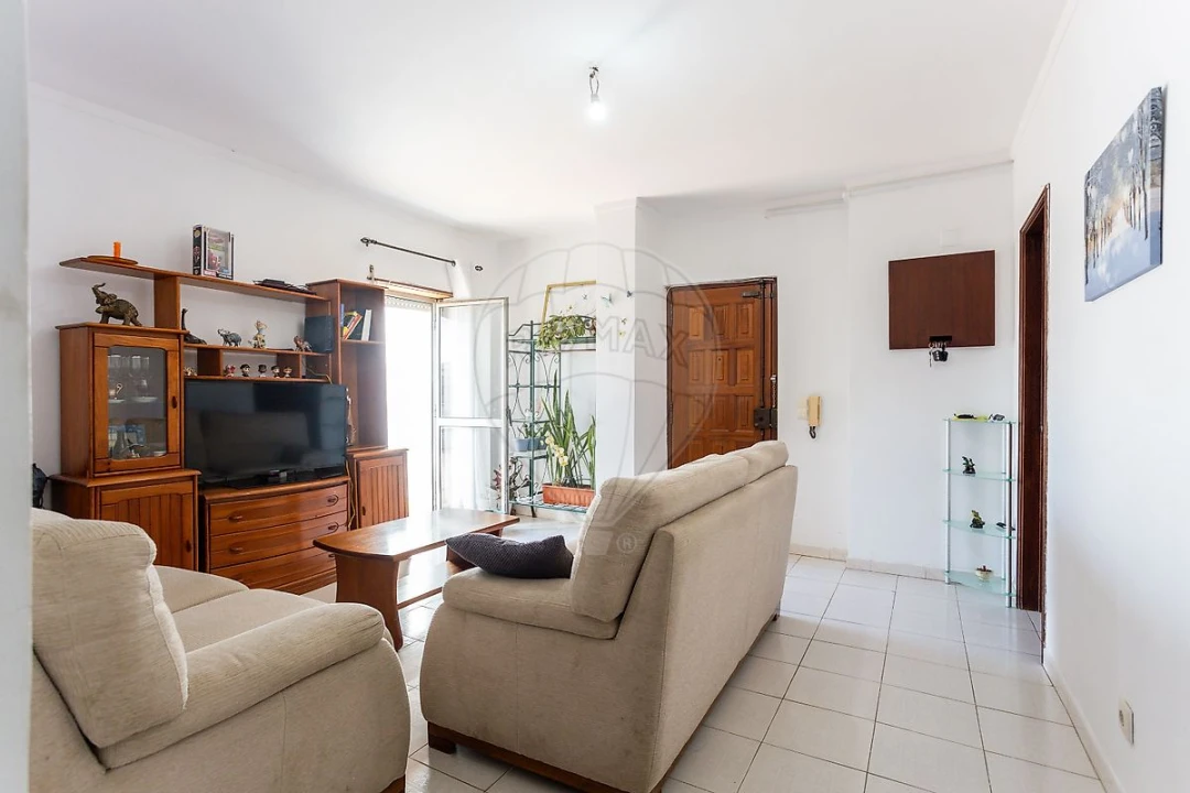 Apartamento T2 para Venda em Carregado e Cadafais Foto 2