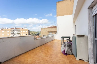 Apartamento T2 para Venda em Carregado e Cadafais