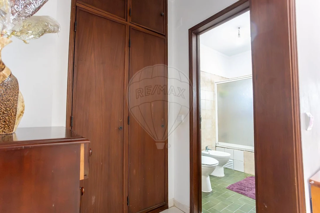 Apartamento T2 para Venda em Carregado e Cadafais Foto 14