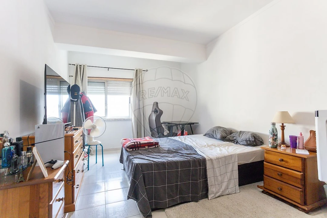 Apartamento T2 para Venda em Carregado e Cadafais Foto 13