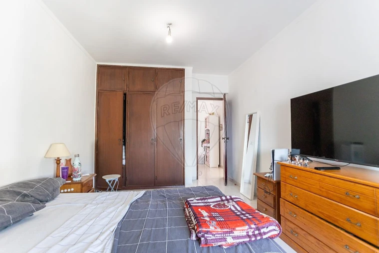 Apartamento T2 para Venda em Carregado e Cadafais Foto 17