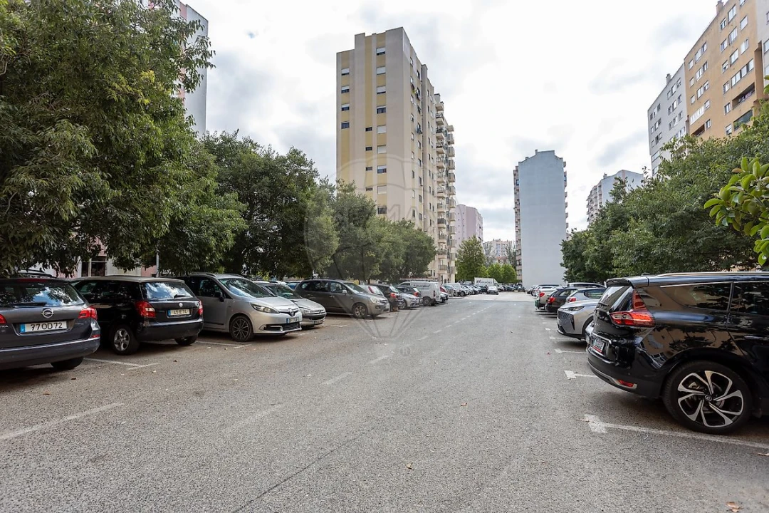 Apartamento T2 para Venda em Carregado e Cadafais Foto 25
