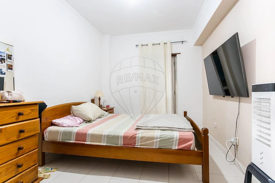 Apartamento T2 para Venda em Carregado e Cadafais Foto 9