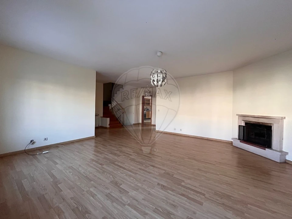 Moradia T4 para Arrendamento em Alcochete Foto 4