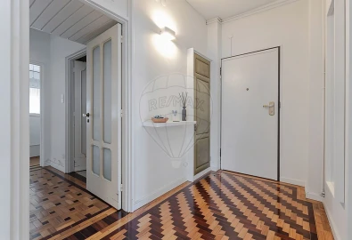 Apartamento T3 para Venda em Lordelo do Ouro e Massarelos