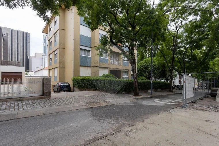 Apartamento T3 para Venda em Lordelo do Ouro e Massarelos Foto 21
