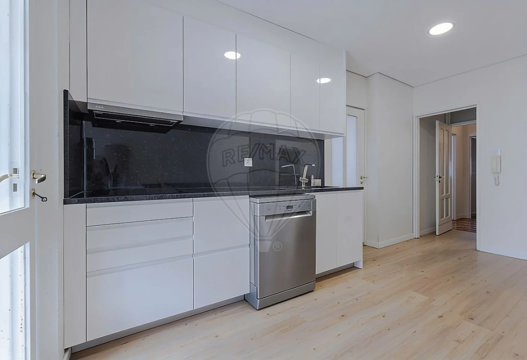 Apartamento T3 para Venda em Lordelo do Ouro e Massarelos Foto 11