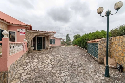 Moradia T4 para Venda em Sobral de Monte Agraço
