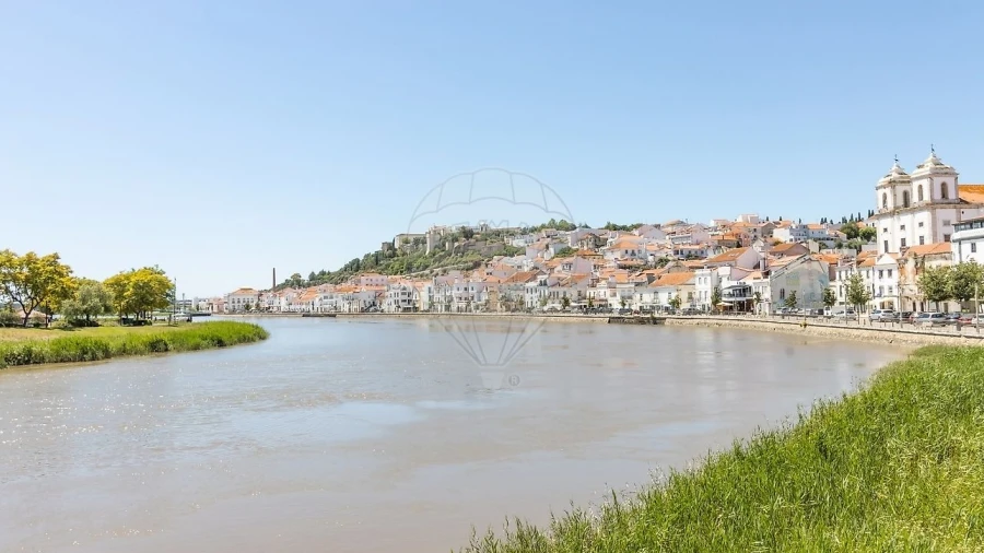 Apartamento T1 para Venda em Santa Maria do Castelo e Santiago e Santa Susana