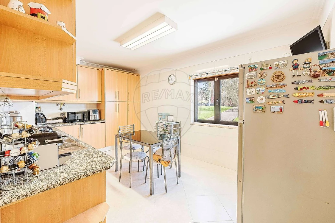 Apartamento T2 para Arrendamento em Vialonga Foto 12