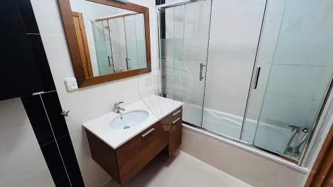 Apartamento T2 para Arrendamento em Vialonga