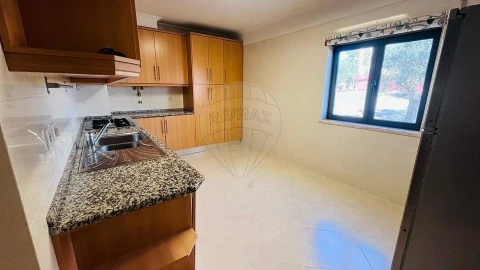 Apartamento T2 para Arrendamento em Vialonga