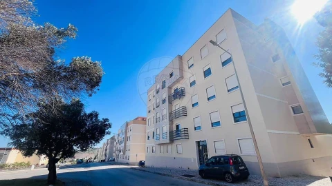 Apartamento T2 para Arrendamento em Vialonga