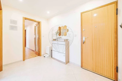 Apartamento T2 para Arrendamento em Vialonga